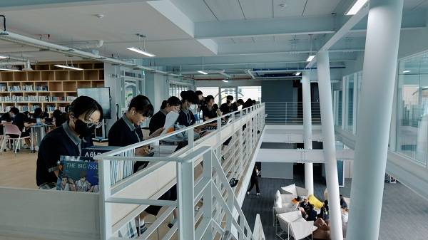 용남중·용남고가 G-IB 준비학교로 지정됨에 따라 우주항공청 시대에 맞춘 사천의 미래인재 양성 체계를 본격적으로 여는 출발점이 되고 있다. 사진은 용남고교 내부 전경.