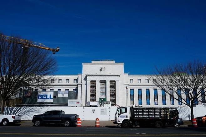 미국 워싱턴 D.C.의 연방준비제도(Fed) 이사회 건물에서 보수 공사가 진행되고 있는 모습. 로이터연합뉴스