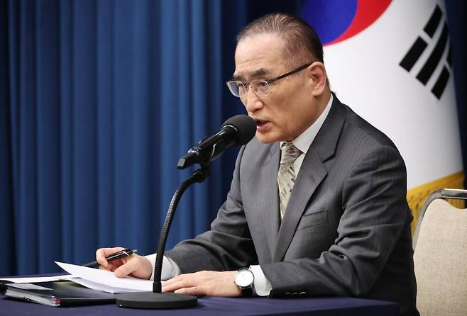 위성락 국가안보실장이 지난 14일 용산 대통령실 기자회견장에서 이재명 대통령 G20 순방 일정 관련 브리핑을 하고 있다. 사진=연합뉴스