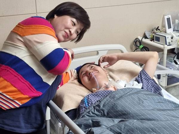 이재훈 씨(오른쪽)와 그의 어머니 유희정 씨. / 장혜윤 인턴기자