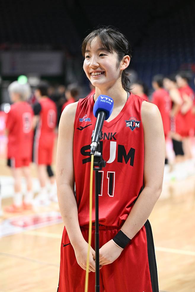 6일 열린 BNK금융 2025~26 여자프로농구 공식 개막전에서 맹활약한 BNK 김정은. WKBL 제공
