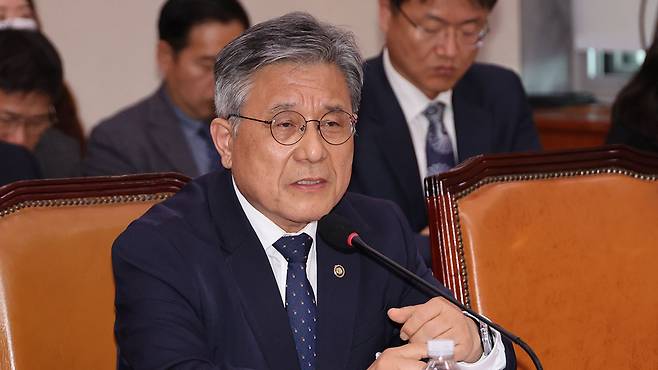 종묘 앞 재개발 논란 질의에 답하는 허민 국가유산청장