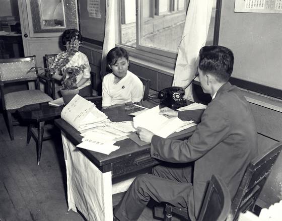 1966년 서울시가 시정 개선을 위해 시민들의 아이디어를 수집했던 '아이디어 뱅크' 기록 사진. ⓒ서울역사박물관