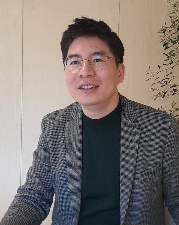 정덕민 유엔밸리 추진위원장이 관련 프로젝트 구상을 설명하고 있다. 신심범 기자