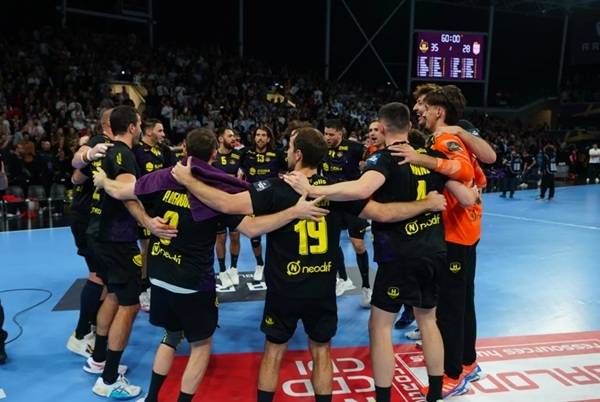 사진 2025/26 Machineseeker EHF 남자 핸드볼 챔피언스리그 디나모 부쿠레슈티와 경기에서 승리한 낭트, 사진 출처=유럽핸드볼연맹