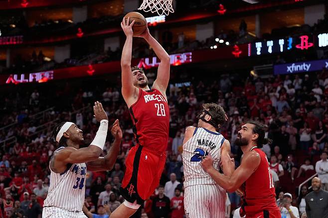 [휴스턴=AP/뉴시스] 미국프로농구(NBA) 휴스턴 로키츠의 알프렌 센군. 2025.11.16.