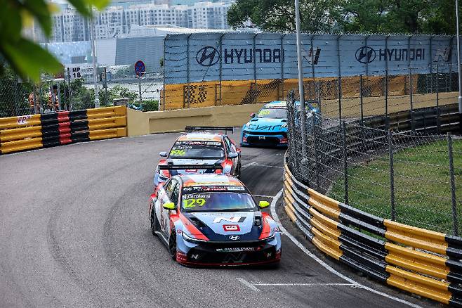 '2025 TCR 월드투어' 마카오 대회에서 현대자동차 '더 뉴 엘란트라 N TCR'이 주행하는 모습. 현대차·기아 제공