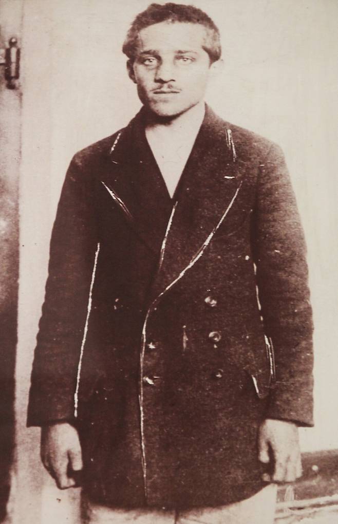 보스니아 출신 세르비아계 가브릴로 프린치프. 1894년 7월 13일, 사라예보 서쪽 오블랴이 마을의 한 소작농 일곱 번째로 태어난 그날이 마침 성 가브리엘의 날이었으므로 신부는 그의 이름을 가브릴로로 지어주었다. /박필우 작가 제공