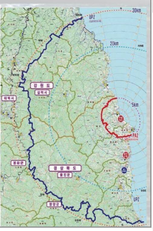 반경 8㎞에서 30㎞(청색 실선)로 확대된 한울원전 방사선비상계획구역. 박형수 국회의원실 제공.