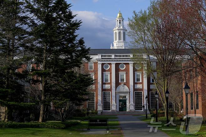 은 미국 매사추세츠주 케임브리지의 하버드대 비즈니스스쿨 전경. 2025.05.14. ⓒ 로이터=뉴스1 ⓒ News1 권영미 기자