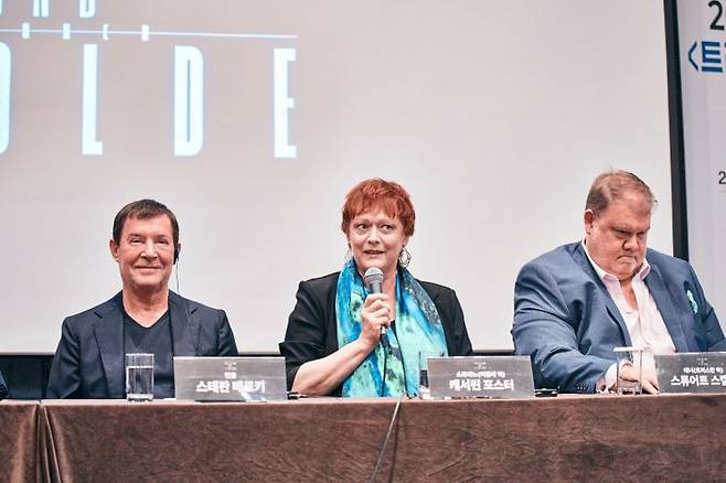 내달 4~7일 예술의전당 오페라극장에서 전막 공연으로 국내 초연될 바그너의 '트리스탄과 이졸데'에 이졸데 역을 맡은 소프라노 캐서린 포스터가 17일 서울 중구 더플라자 호텔에서 열린 기자간담회에서 소감을 말하고 있다.  [사진 제공= 국립오페라단]