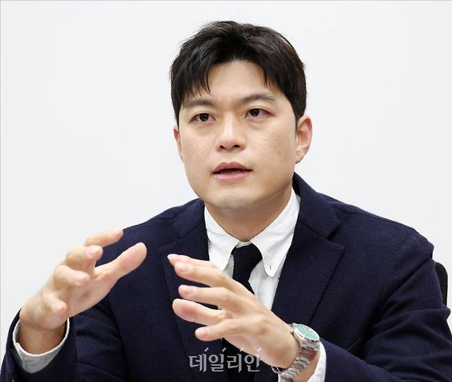 트럼프 대통령은 '한국의 핵잠수함은 미국 필리조선소에서 건조될 것'이라고 했지만, 이재명 대통령은 '한국 조선소에서 건조해야 한다'는 방침을 유지하고 있다. 김용태 의원은 이 같은 상황에서 '트윈 생산', 즉 '한국 핵잠은 한국에서 건조하고, 미국 핵잠은 미국에서 건조'하는 방식의 새로운 방식을 제시했다. ⓒ데일리안 홍금표 기자