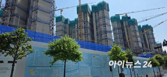 래미안 트리니원 공사 현장. 2025.05.22 [사진=이수현 기자]