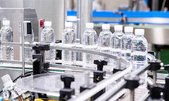 제주삼다수 공장에서 삼다수가 생산되고 있다. [사진=제주개발공사]