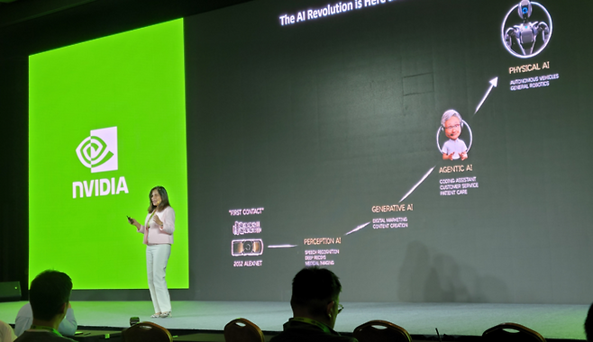 실파 콜핫카르 엔비디아 글로벌 국가 AI 협력 총괄은 18일 서울 코엑스에서 열린 ‘엔비디아 AI 데이’에서 발표하고 있다. <박민기 기자>