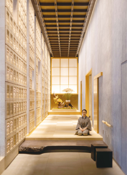 도쿄 도심 한복판에 신발을 벗어야 이용할 수 있게 일본식으로 구성한 호시노야 도쿄. (호시노리조트 제공)