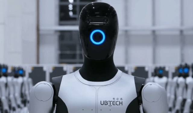 유비테크 로보틱스(UBTECH Robotics)에서 공개한 휴머노이드 로봇 군대 영상 캡처. 뉴시스