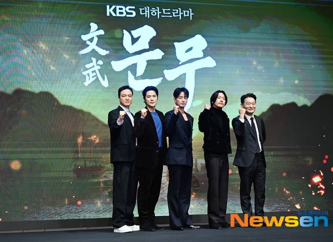 정웅인, 김강우, 이현욱, 장혁, 조성하