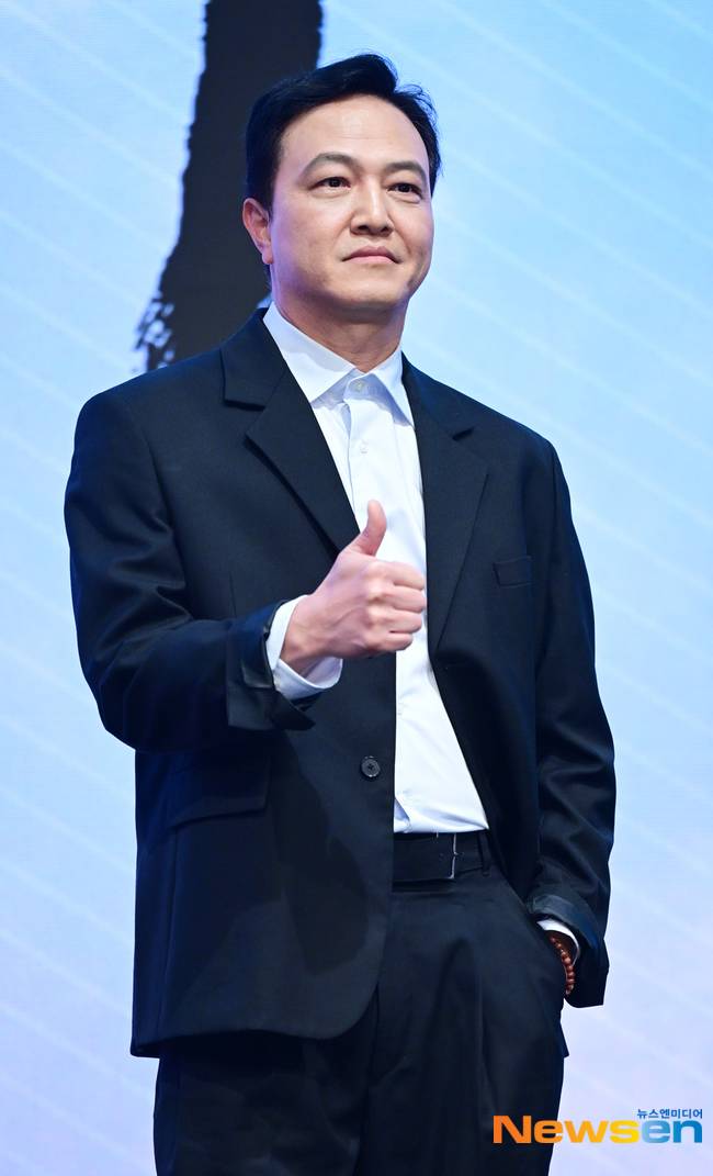 정웅인
