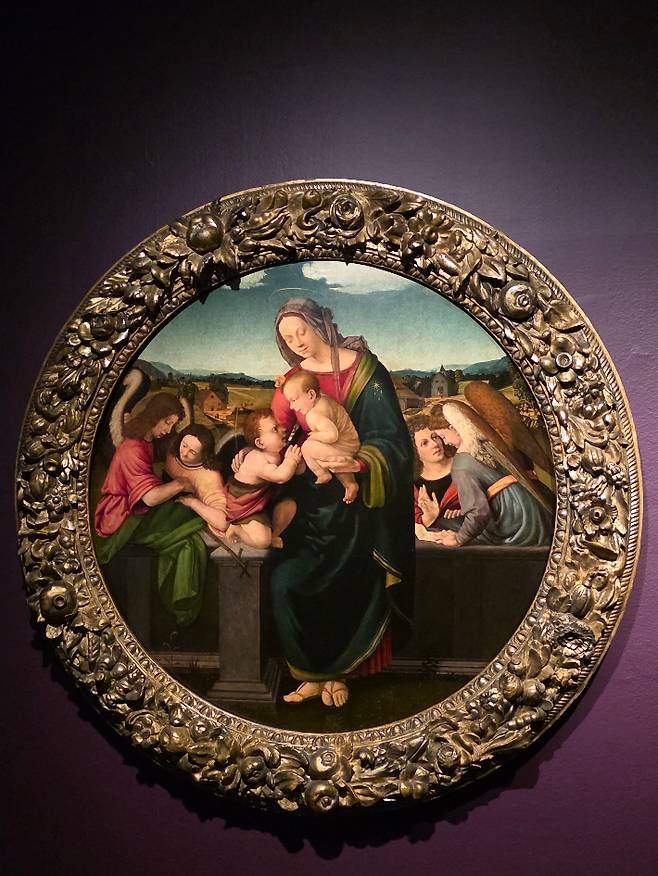 줄리아노 부자르디니, '성모자와 어린 세례자 요한, 그리고 천사들', 패널에 유채(1515년경). 곽인숙 기자