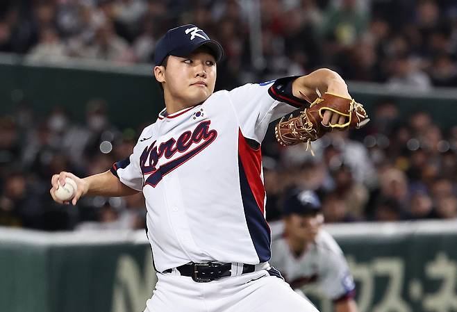 지난 16일 일본 도쿄돔에서 열린 월드베이스볼클래식(WBC) 대비 평가전 '2025 케이 베이스볼 시리즈(K-BASEBALL SERIES)' 일본과의 2차전 경기. 대한민국 선발투수 정우주가 역투하고 있다. 뉴스1