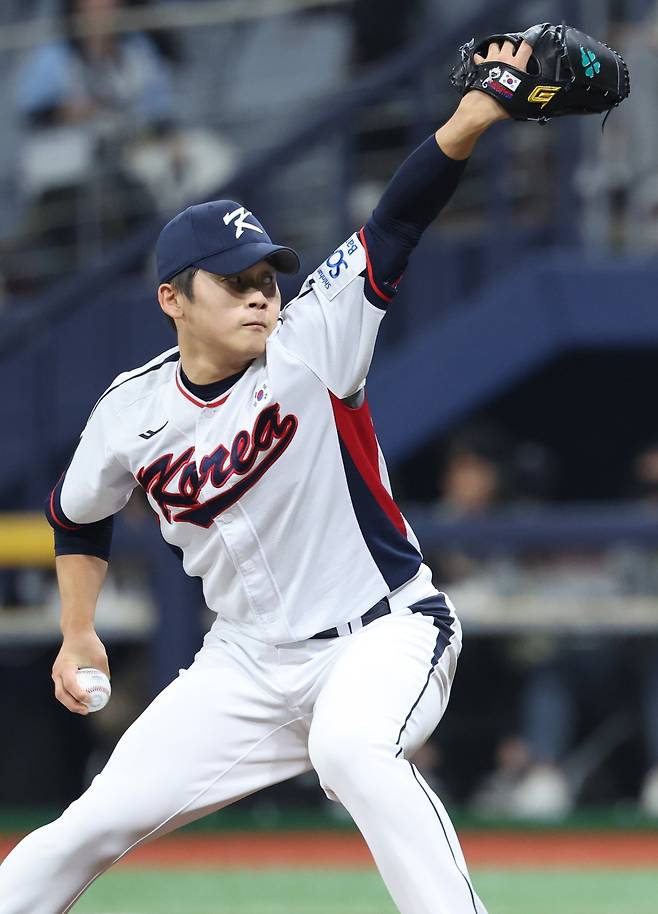 박영현이 16일 도쿄돔에서 열린 일본과 WBC 대비 평가 2차전에 구원등판해 2이닝 무실점 역투로 대표팀 마무리의 자격을 다시 한번 입증했다. 뉴시스