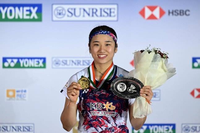 ▲ 안세영의 올해 기록은 설명할 필요도 없을 만큼 압도적이다. 최고 등급인 레벨 1000 대회(말레이시아, 전영, 인도네시아 오픈)만 세 차례 우승했고, 레벨 750 대회(인도, 일본, 중국, 덴마크, 프랑스 오픈)에서도 다섯 번 트로피를 들었다. 여기에 슈퍼 300급 오를레앙 마스터스까지 우승했다. ⓒ연합뉴스