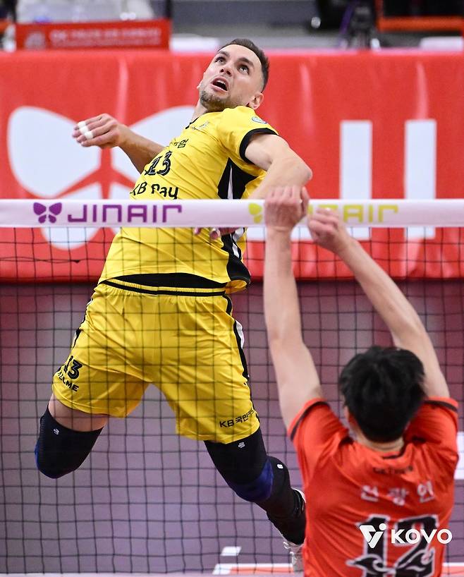 탄력 넘치는 비예나의 고공 폭격 [한국배구연맹 제공. 재판매 및 DB 금지]