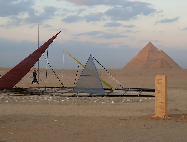 제5회 국제미술제 '포에버 이즈 나우'(Forever Is Now)에서 선보인 박종규 작가의 '디지털'과 '영원성'을 주제로 한 작품 '영원의 코드'(Code of the Eternal). ⓒ 뉴스1 김정한 기자