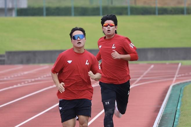 SSG가 지난달 25일부터 일본 가고시마에서 유망주 육성 캠프에 돌입한 가운데, 선수단이 러닝 훈련을 소화하고 있다. 사진 | SSG 랜더스