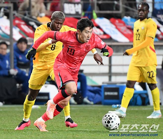 18일 서울월드컵경기장에서 열린 한국과 가나의 축구대표팀 평가전.  이강인이 공격하고 있다. 상암=정재근 기자 cjg@sportschosun.com/2025.11.18/