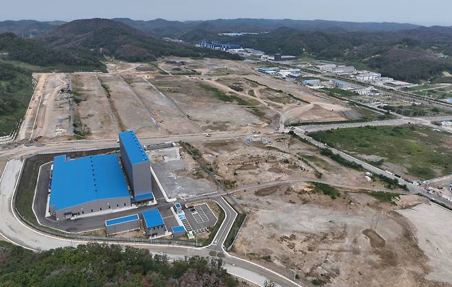 지난 9월 경북 포항의 미래 산업단지인 ‘블루밸리 국가 산업 단지’. 입주한 기업이 거의 없다./김동환 기자