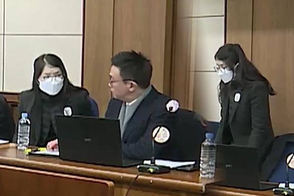 19일 자본시장법 위반 등 혐의 9차 공판에 참석한 김건희 여사의 모습 / 사진=MBC NEWS 유튜브 캡처