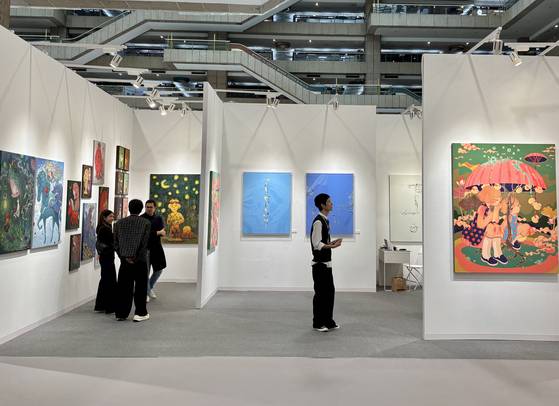 L Gallery's booth at Art Taipei 2025, held through Oct. 24 to 27 at the Taipei World Trade Center [LEE JIAN]