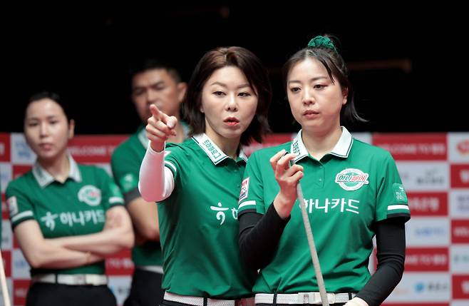 하나카드 김가영(왼쪽), 사카이 아야코. PBA 제공