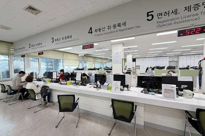 아산시 지방세 징수액이 계속 늘고 있다. 관내 대기업의 지방소득세가 늘고, 아파트 입주로 취등록세도 많이 걷히고 있기 때문이다.&nbsp; 아산시