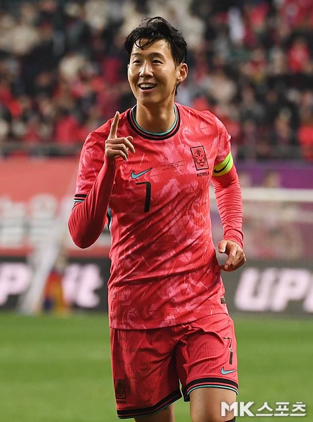 LA로 돌아가야 할 손흥민, 그는 주말부터 밴쿠버와 8강 토너먼트 맞대결을 치를 예정이다. 그리고 목표는 우승이다. 손흥민은 “축구 선수로서 우승에 대한 욕심은 당연하다. 내가 이곳에서 우승 욕심이 없다고 한다면 축구를 그만둬야 한다고 본다. 축구는 이기기 위해서 하는 것이다. 위너가 되기 위해서 하는 것이라고 본다. 우승에 대한 마음은 숨길 수 없다”고 전했다. 사진=천정환 기자