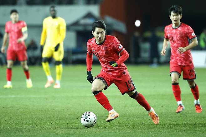 18일 오후 서울 마포구 서울월드컵경기장에서 열린 축구 국가대표팀 평가전 대한민국과 가나의 경기, 이강인이 돌파하고 있다. /사진=뉴시스