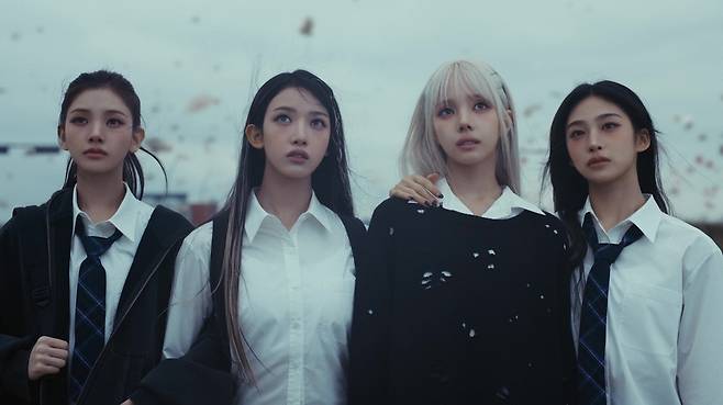 베이비돈크라이 ‘I DONT CARE’ 뮤직비디오 캡처