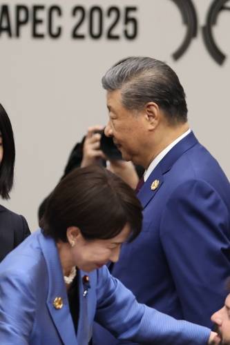 APEC 2세션 시진핑 중국 주석과 다카이치 일본 총리 [연합뉴스 자료사진 제공]