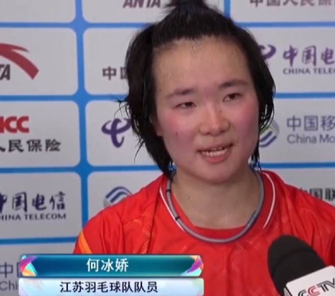 ▲ 2024년 8월 프랑스 파리 포르트 드 라샤펠에서 열린 파리 올림픽 배드민턴 여자 단식 결승전에서 안세영과 맞붙었던 중국의 허빙자오. 1년여 뒤 현역 은퇴를 결정했다. ⓒ 시나스포츠