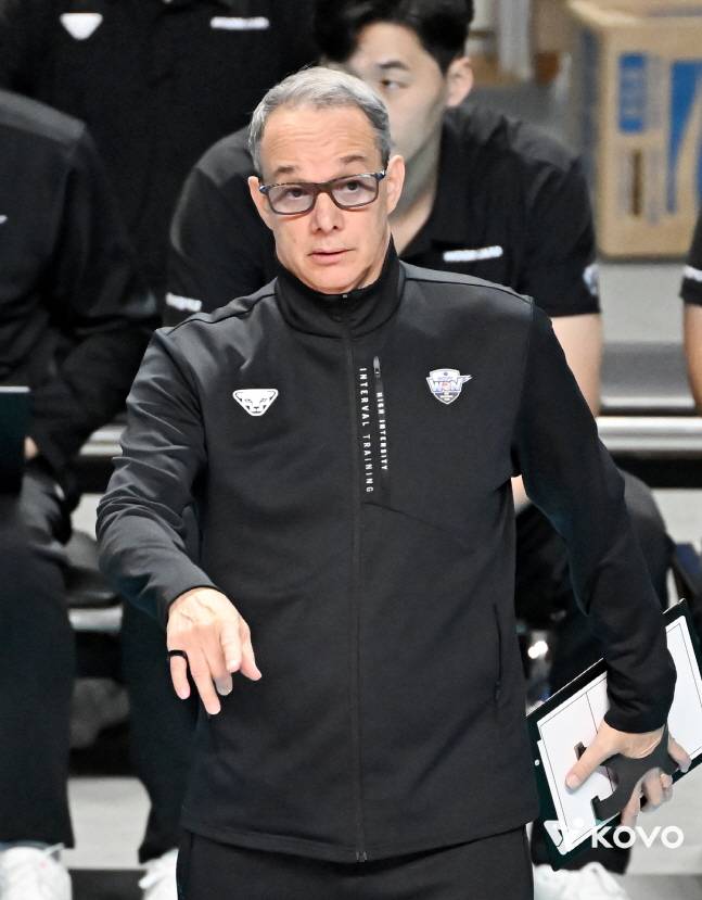 파에스 우리카드 감독. /사진=KOVO 제공