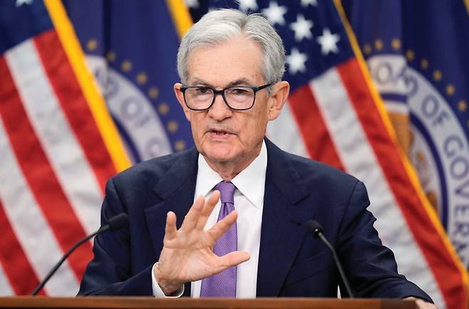 10월 29일(현지 시간) 기자회견에서 향후 금리 동결 가능성을 언급한 제롬 파월 미국 연방준비제도이사회 의장. 뉴시스
