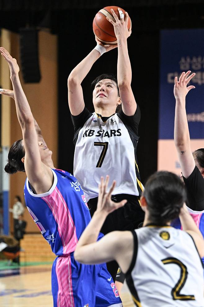 박지수의 슛 [WKBL 제공. 재판매 및 DB 금지]