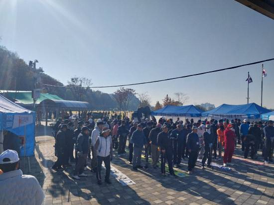 제4회 진주시장배 전국파크골프대회 개막식 모습.