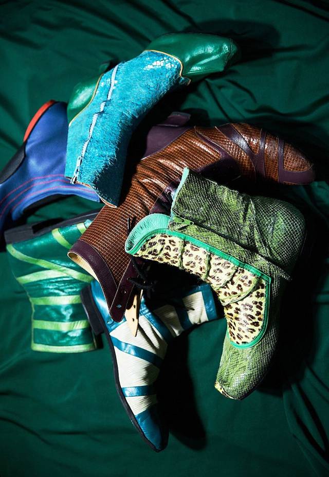 뮤지컬 ‘위키드’ 소품 중 신발. 에스앤코 제공