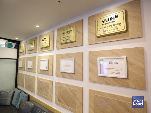 전문가들은 40세 전후부터는 증상 유무와 관계없이 정기적인 위내시경 검사가 필요하다고 강조한다. ⓒ더나은내과