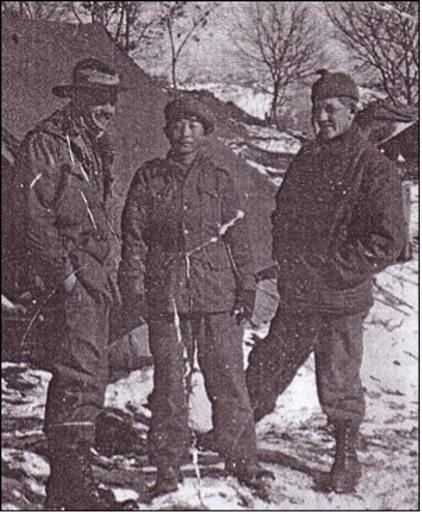 한국전쟁 당시 압록강 유역에서 호주군에 발견된 최영길. 그는 전쟁 내내 호주군 3대대의 ‘마스코트 보이’로 함께 생활하다가, 1968년 호주군 초청으로 영구 이민을 떠났다. 푸른숲 제공