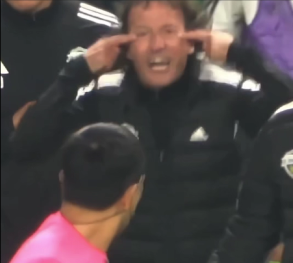 증거 영상 속 타노스 코치.&nbsp;한국프로축구심판협의회 제공