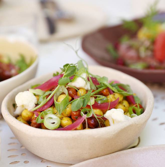 루르마랭 마을에 있는 레스토랑 ‘바셰토’에는 신선한 제철 채소 요리가 많다. 박미향 기자